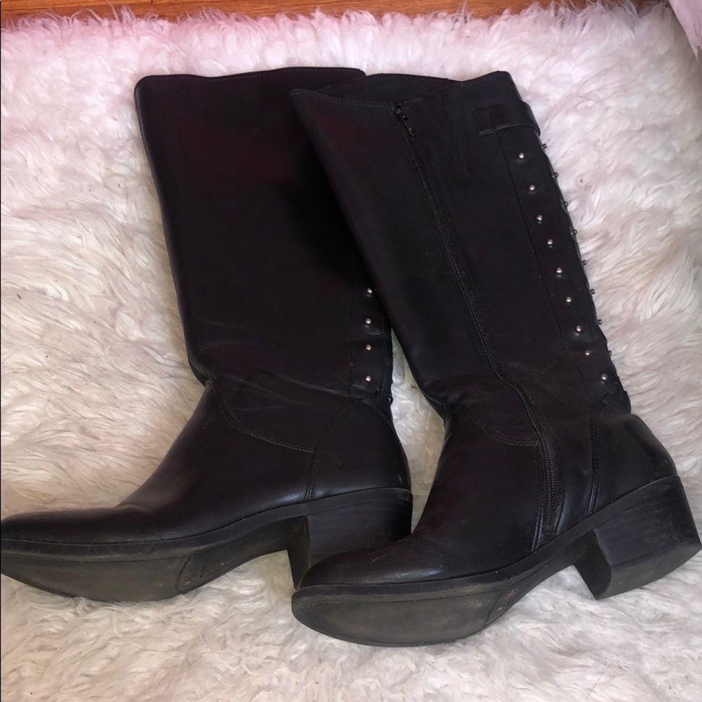 Black riding boots